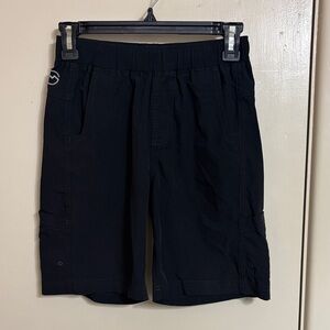 Magellan Boys Teens Black Fish Gear Shorts size M (12/14)